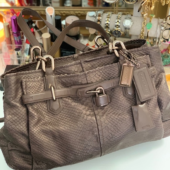 Authentic python COACH  handbag. - Picture 2 of 8